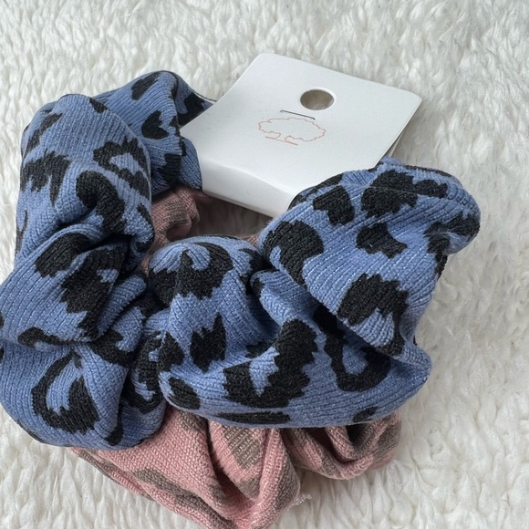 Cheetah print hair tie bundle - Picture 3 of 7